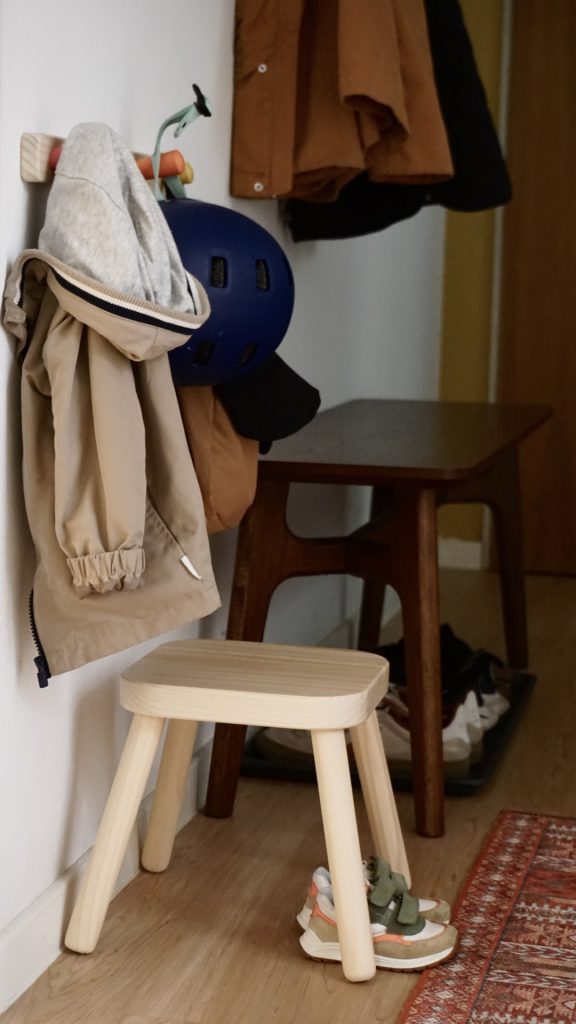 Flurgestaltung mit Kindergarderobe