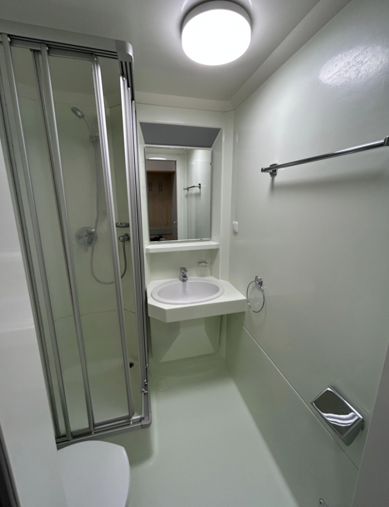 Vorher Bild Studentenbadezimmer